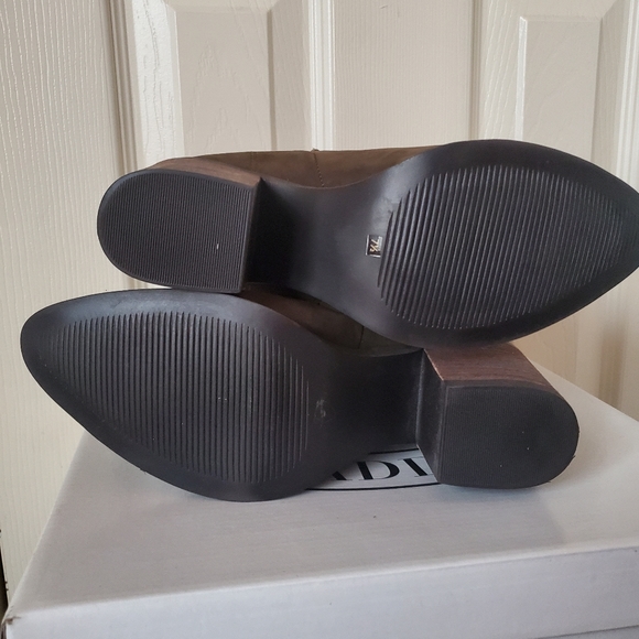 Steve Madden Pointed Toe Boots - Picture 6 of 6